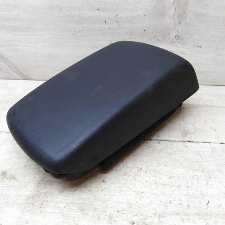 podlokotnik-mazda-3-bk-art-55424-big-3