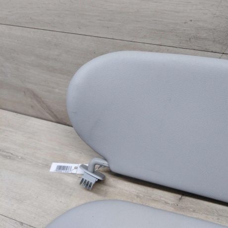 kozyrek-solncezashhitnyi-skoda-superb-art-57191-big-7