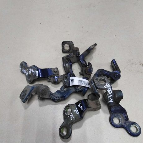 petlia-dveri-ford-focus-1-art-57731-big-0