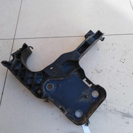 kronstein-levyi-renault-megane-2-perednei-paneli-defekt-art-57764-big-0