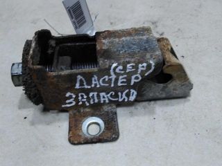 kreplenie-zapasnogo-kolesa-renault-duster-i-art-58411