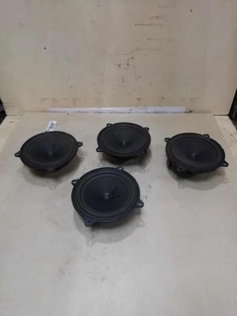 dinamik-akusticeskii-renault-duster-i-art-58757-big-0