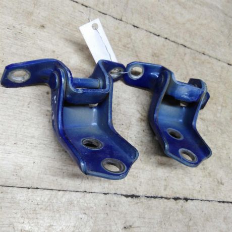 petlia-dveri-peredniaia-pravaia-verxniaia-i-nizniaia-mazda-3-bk-art-61050-big-1