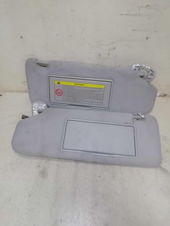 kozyrek-solncezashhitnyi-toyota-avensis-t25-gor-ostalsia-pravyi-art-61517-big-0