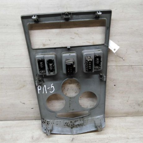 ramka-magnitoly-renault-logan-art-64054-big-2