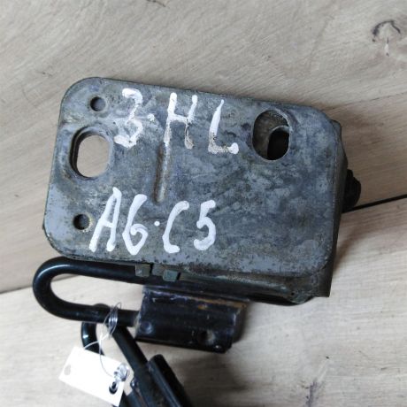 petlia-dveri-zadniaia-nizniaia-audi-a6-c5-art-65102-big-3