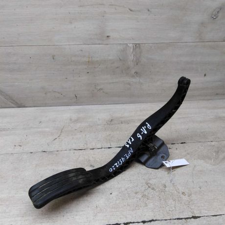 pedal-gaza-renault-logan-i-art-66344-big-0