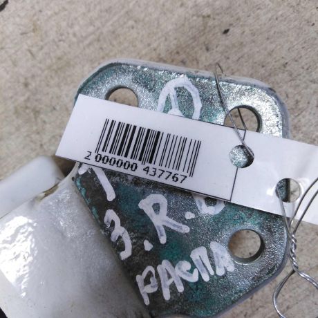 petlia-dveri-zadnei-pravoi-raspasnoi-verxniaia-volkswagen-transporter-t5-art-71094-big-3