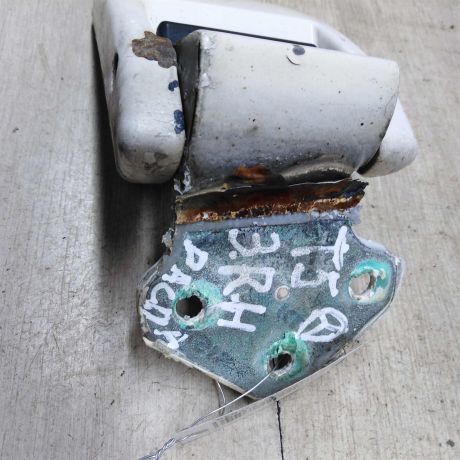 petlia-zadnei-pravoi-raspasnoi-dveri-volkswagen-transporter-t5-art-71107-big-1