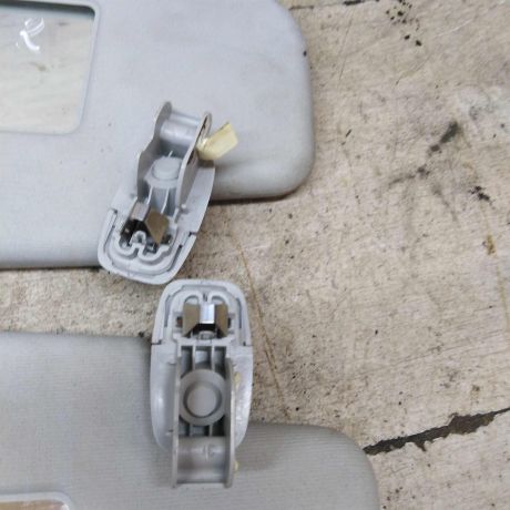 kozyrek-solncezashhitnyi-volkswagen-polo-v-sedan-art-71216-big-1