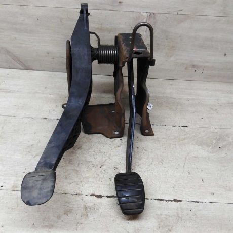 pedalnyi-uzel-renault-logan-i-art-71491-big-0