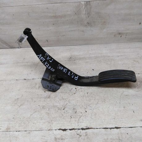 pedal-gaza-renault-logan-i-art-72145-big-0