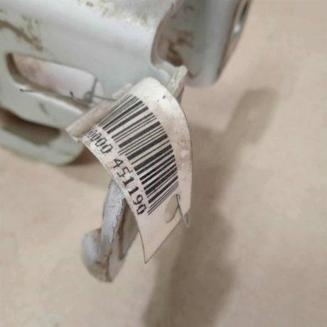 petlia-zadnei-levoi-raspasnoi-dveri-verxniaia-lada-largus-art-73076-big-1