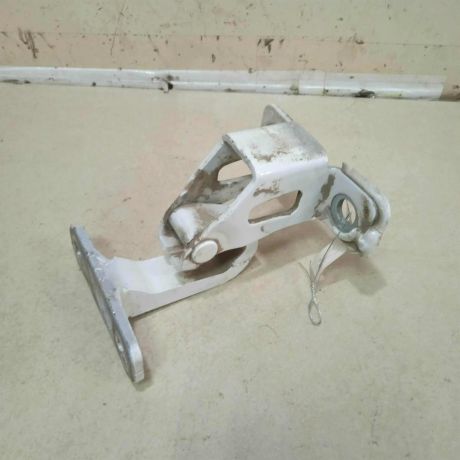 petlia-zadnei-levoi-raspasnoi-dveri-verxniaia-lada-largus-art-73076-big-3