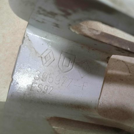 petlia-zadnei-levoi-raspasnoi-dveri-verxniaia-lada-largus-art-73076-big-2