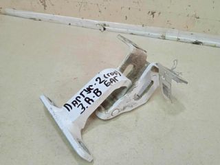 petlia-zadnei-pravoi-raspasnoi-dveri-verxniaia-lada-largus-art-73078