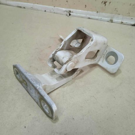 petlia-zadnei-pravoi-raspasnoi-dveri-verxniaia-lada-largus-art-73078-big-3