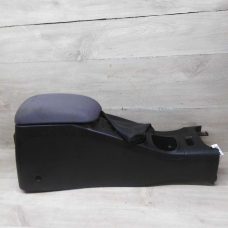 podlokotnik-nissan-primera-p12-podstakannik-sniat-art-73907-big-0