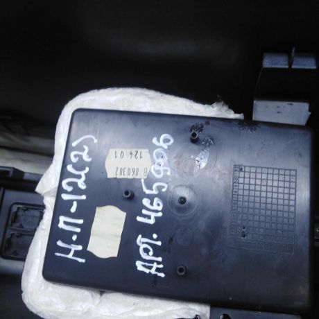 podlokotnik-nissan-primera-p12-podstakannik-sniat-art-73907-big-5