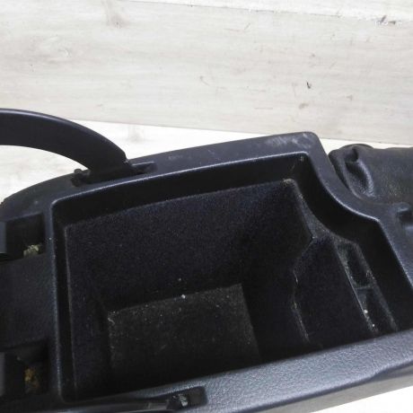 podlokotnik-nissan-primera-p12-podstakannik-sniat-art-73907-big-4