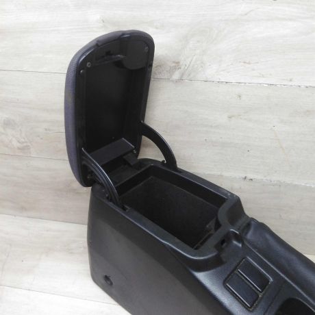podlokotnik-nissan-primera-p12-podstakannik-sniat-art-73907-big-2