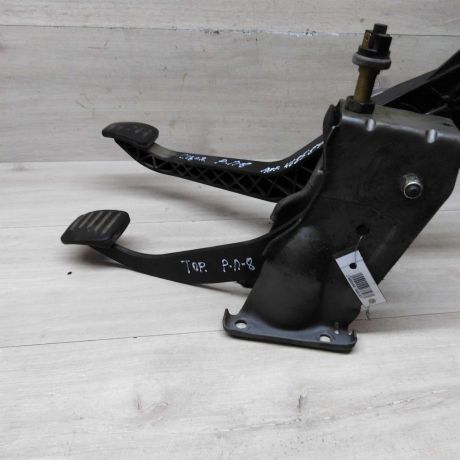 pedalnyi-uzel-renault-logan-i-art-74076-big-3