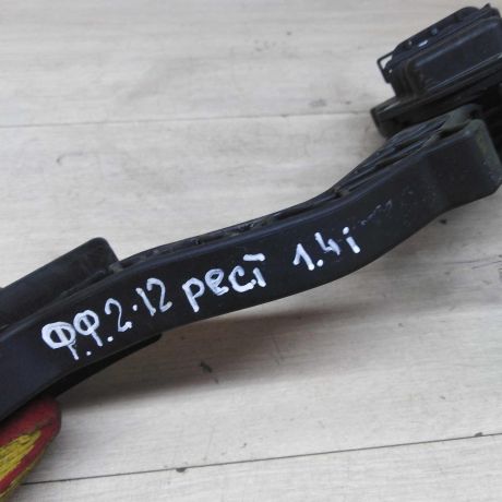 pedal-gaza-ford-focus-2-rest-art-74113-big-3