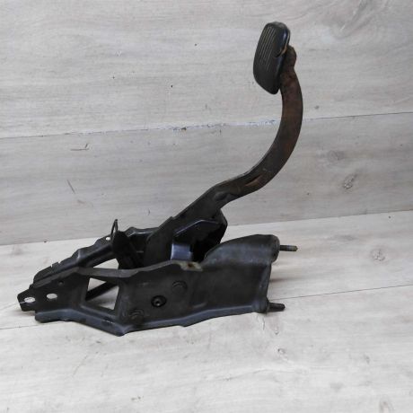 pedal-scepleniia-opel-vectra-b-art-74130-big-1
