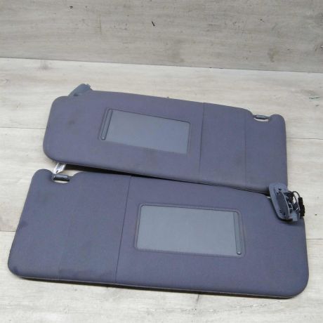 kozyrek-solncezashhitnyi-audi-a6-c5-ostatok-odna-stuka-perednii-pravyi-art-75402-big-0