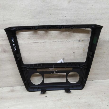 ramka-magnitoly-skoda-yeti-i-art-75507-big-1