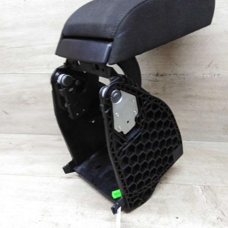 podlokotnik-skoda-yeti-i-art-76112-big-9