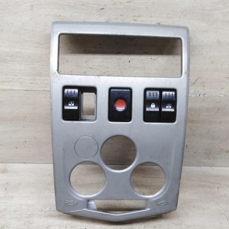 ramka-magnitoly-lada-largus-renault-logan-i-art-76394-big-0