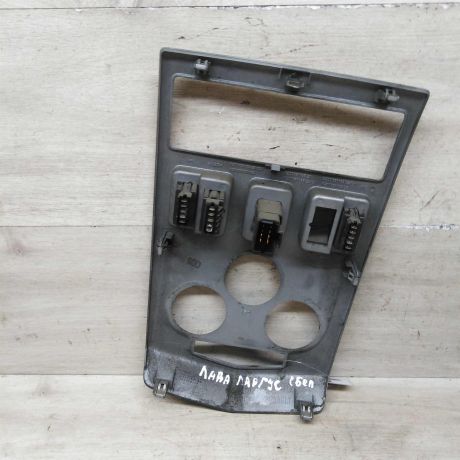 ramka-magnitoly-lada-largus-renault-logan-i-art-76394-big-4