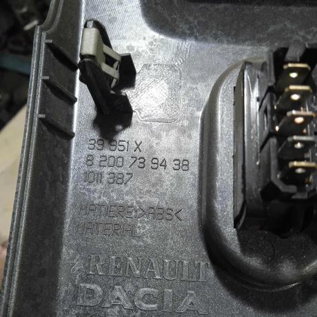 ramka-magnitoly-renault-logan-i-art-77395-big-1