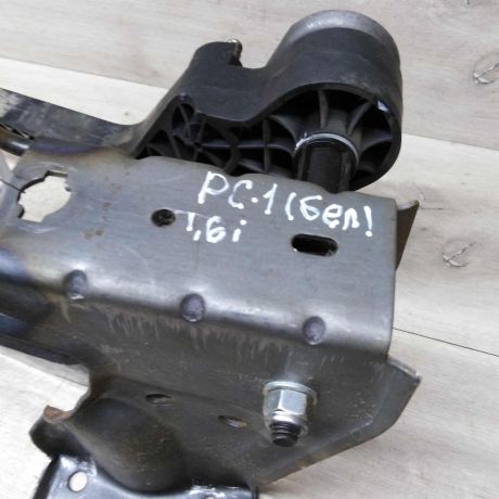 pedalnyi-uzel-renault-sandero-i-art-77780-big-1