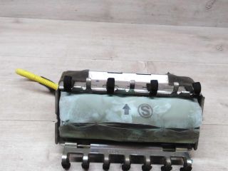 poduska-bezopasnosti-airbag-pravaia-v-torpedu-mitsubishi-lancer-9-art-78399