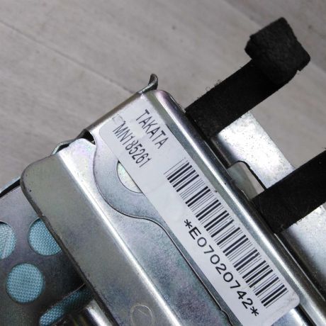 poduska-bezopasnosti-airbag-pravaia-v-torpedu-mitsubishi-lancer-9-art-78399-big-1