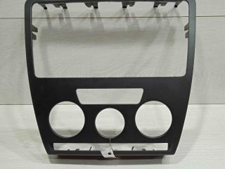 ramka-magnitoly-skoda-octavia-ii-a5-art-79651