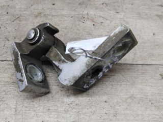 petlia-dveri-peredniaia-levaia-verxniaia-volkswagen-passat-b5-volkswagen-passat-b5-gp-skoda-superb-i-art-80069