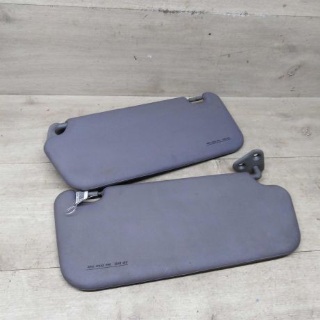 kozyrek-solncezashhitnyi-hyundai-elantra-iii-xd-sedan-art-80334-big-1