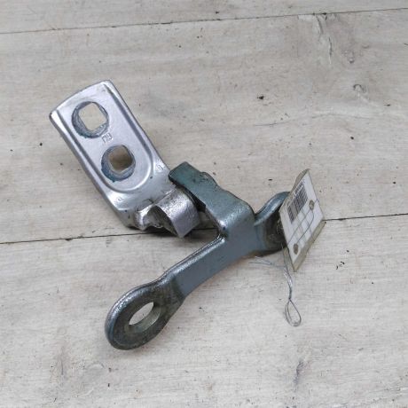 petlia-dveri-peredniaia-levaia-verxniaia-opel-vectra-c-art-81094-big-0