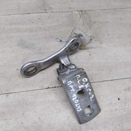 petlia-dveri-peredniaia-levaia-verxniaia-opel-vectra-c-art-81094-big-2