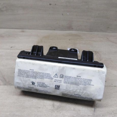 poduska-bezopasnosti-airbag-pravaia-v-torpedu-art-81792-big-0