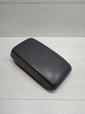 podlokotnik-toyota-corolla-ix-e120-e130-art-81926-big-0