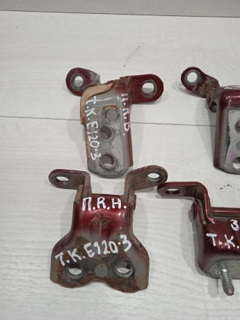 petlia-dveri-toyota-corolla-ix-e120-e130-art-82776-big-1