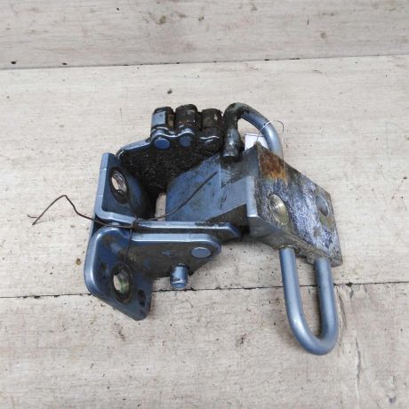 petlia-dveri-pravaia-audi-a3-8l-art-84449-big-0