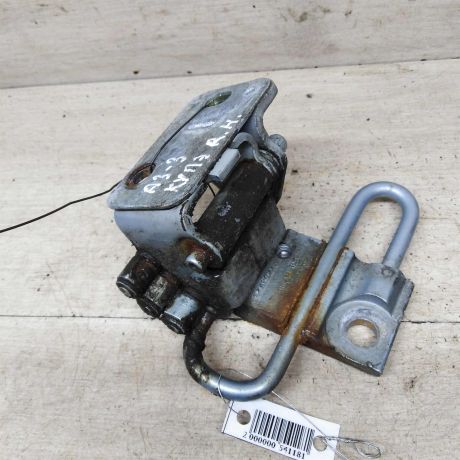 petlia-dveri-pravaia-audi-a3-8l-art-84449-big-3