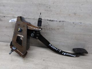 pedal-scepleniia-mitsubishi-carisma-i-restailing-art-84934