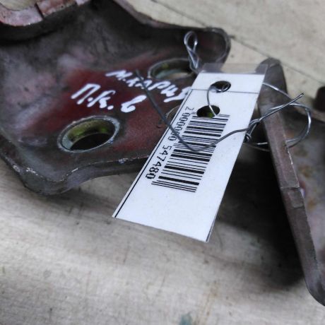 petlia-dveri-pravaia-peredniaia-mitsubishi-carisma-i-art-85045-big-2