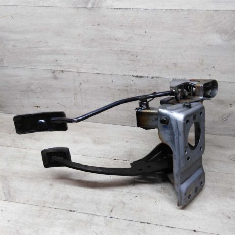 blok-pedalei-pedalnyi-uzel-mitsubishi-carisma-i-art-85156-big-4